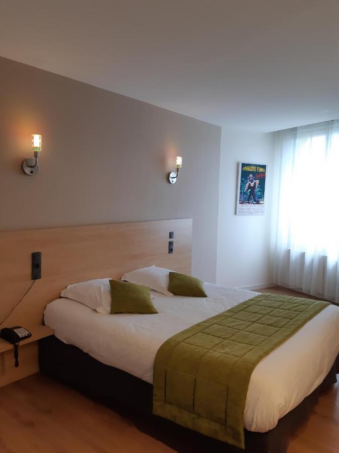 Logis Hotel Le Grand Cerf Ernée Exteriér fotografie