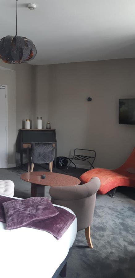 Logis Hotel Le Grand Cerf Ernée Exteriér fotografie