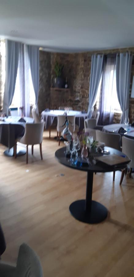 Logis Hotel Le Grand Cerf Ernée Exteriér fotografie